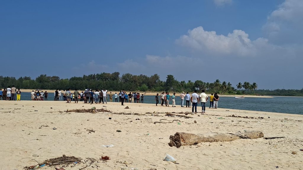 Boat Upside Double Death. ಉಡುಪಿ ಕೋಡಿಬೆಂಗ್ರೆ ಡೆಲ್ಟಾ ಬೀಚಿನಲ್ಲಿ ದೋಣಿ ಮುಗುಚಿ ಇಬ್ಬರ ಸಾವು.